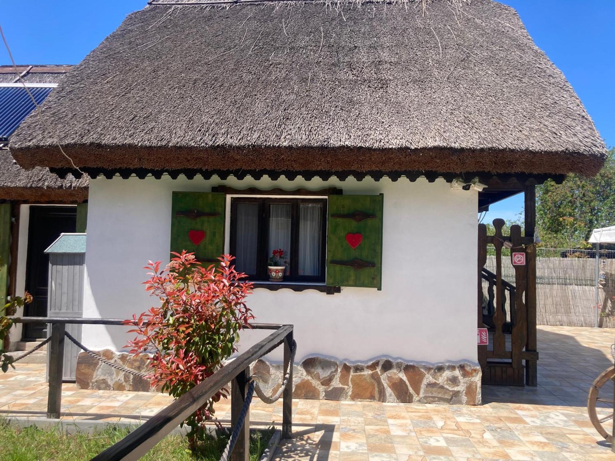 Casa Soarelui Hotel Murighiol Exterior photo